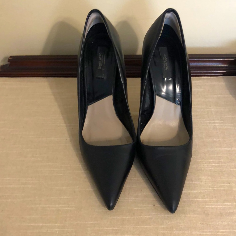 Zara pointed-toe heel